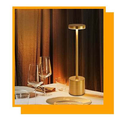 Luminária de Mesa Recarregável Sem Fio Casare – Elegância e Iluminação Sem Complicação