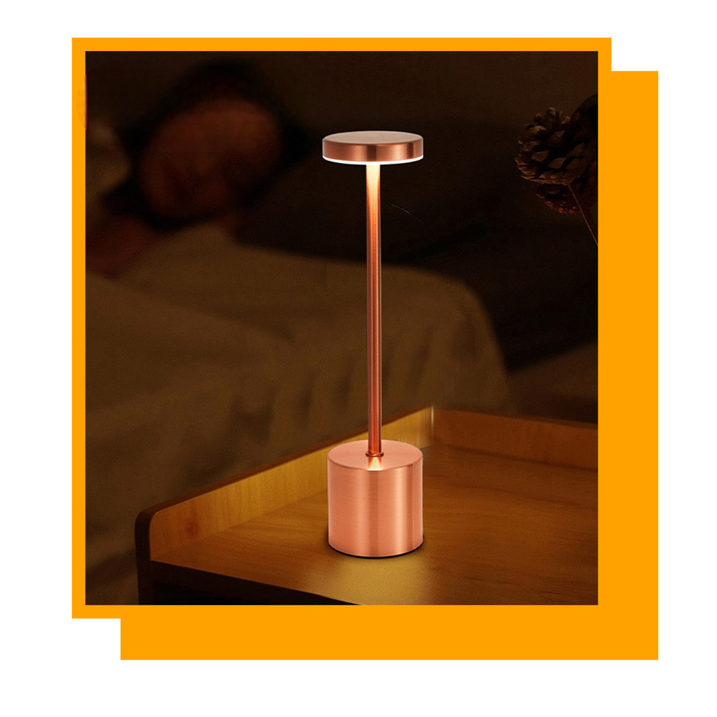 Luminária de Mesa Recarregável Sem Fio Casare – Elegância e Iluminação Sem Complicação